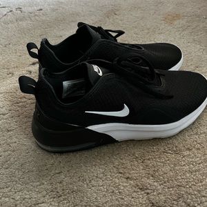 Brand new Nike air tennis shoes
